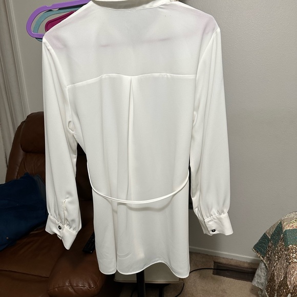 New with Tags. Blouse Polyester Medium Long Sleeve with Collar. US size 6 (M) - Picture 10 of 13